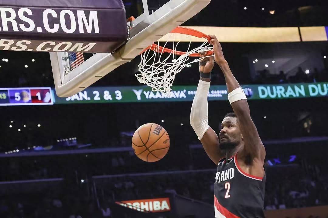 雄鹿遭快船逆袭惨遭两连败 雄鹿遭快船逆袭惨遭两连败