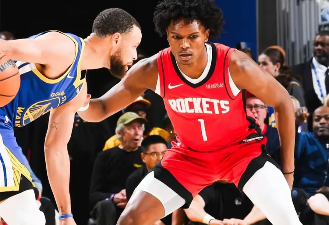 熊猫体育app-勇士双星发威，击败灰熊终结连败