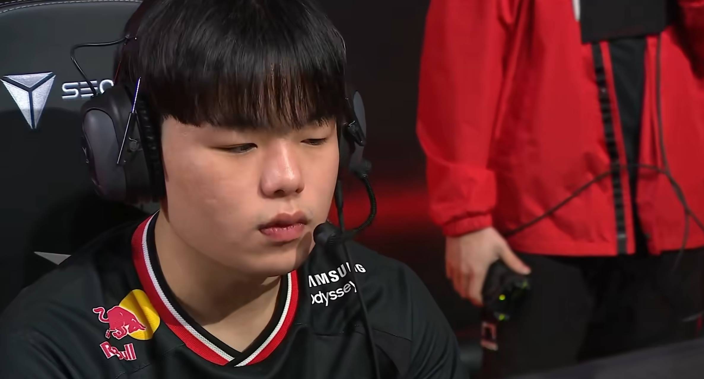 SHR力克T1，Faker单局斩获MVP强强对话2025世界赛，引爆全场热议