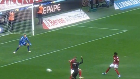 熊猫体育平台-激烈的足球对决即将在场上上演